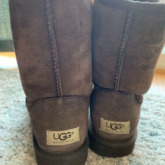 BROWN UGG BOOTS - Picture 3 of 6